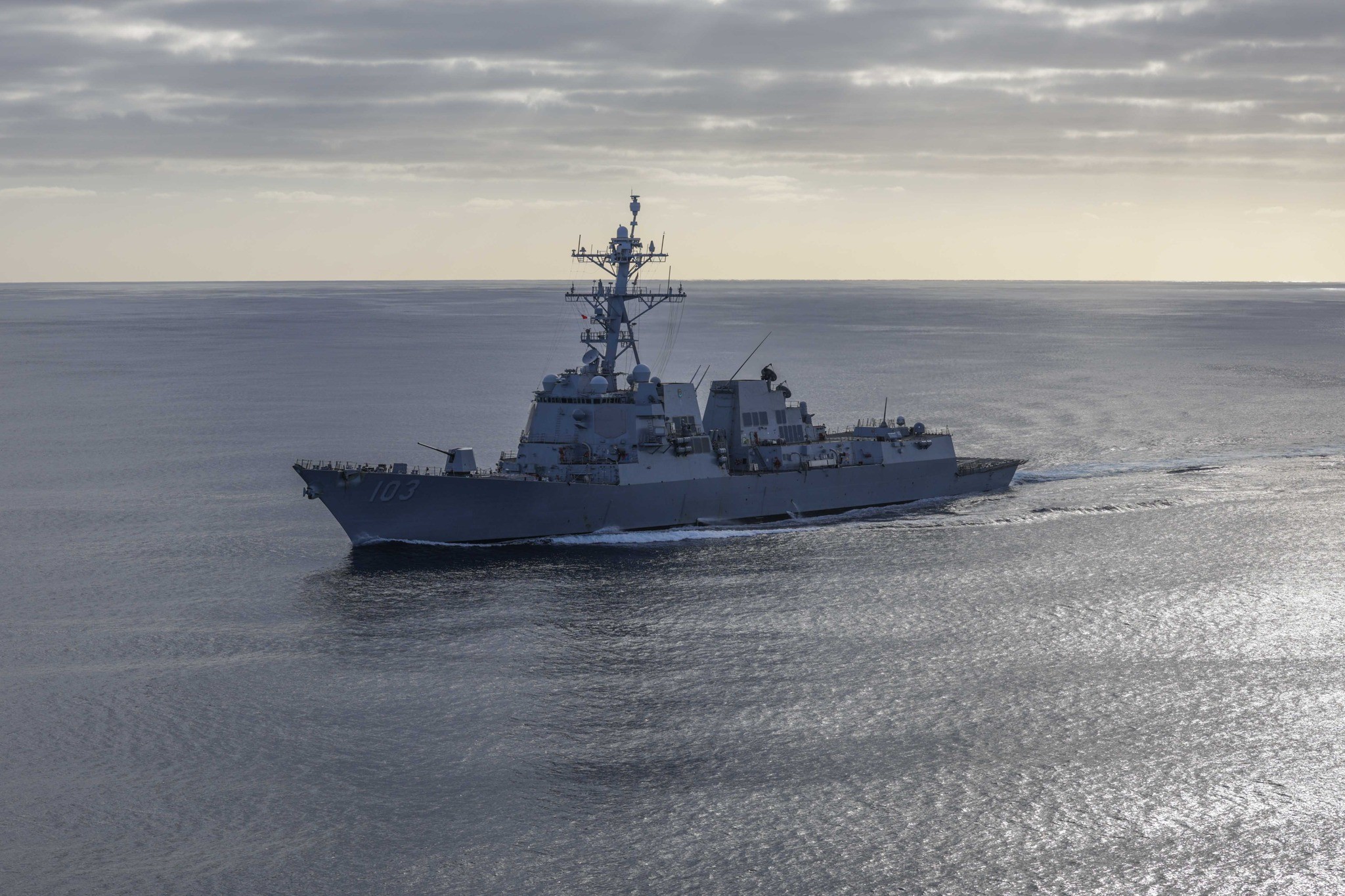 VÍDEO mostra momento em que dois navios da Marinha dos EUA colidem em águas próximas à América do Sul